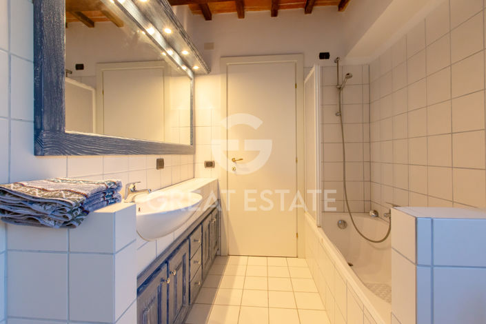 Image No.56-7 Bed Country House for sale