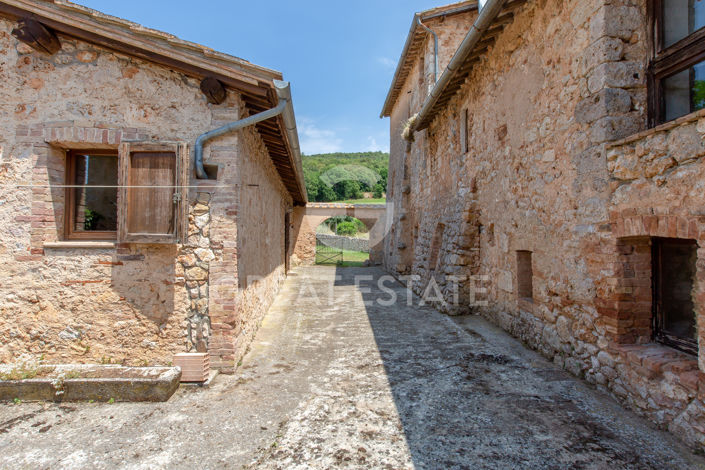 Image No.22-Maison de campagne de 9 chambres à vendre à Sovicille