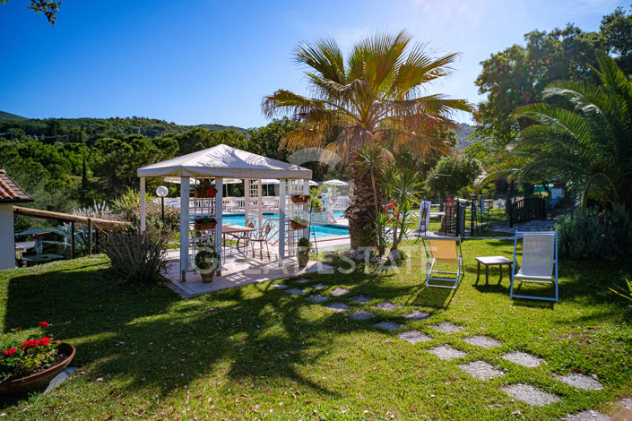 Image No.12-13 Bed Country House for sale