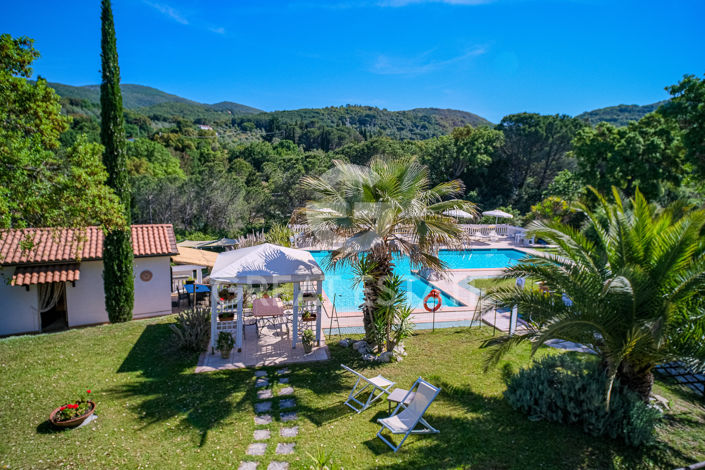 Image No.28-13 Bed Country House for sale