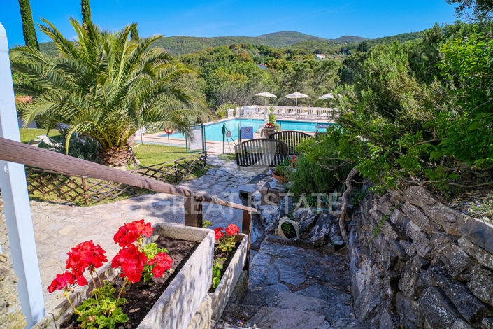 Image No.29-13 Bed Country House for sale