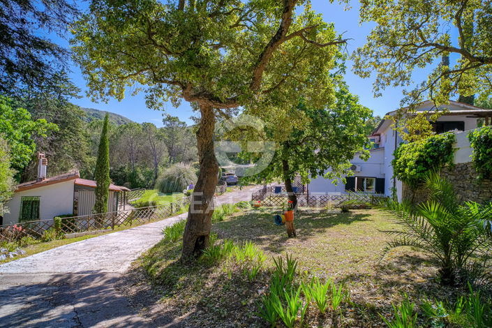 Image No.37-13 Bed Country House for sale