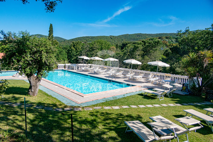 Image No.41-13 Bed Country House for sale