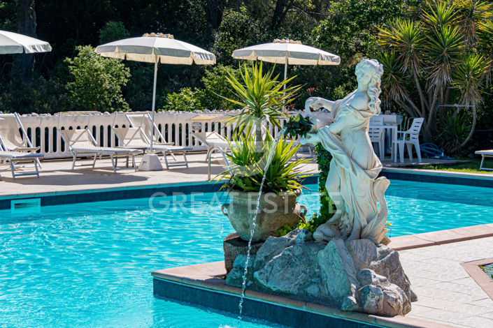 Image No.61-13 Bed Country House for sale