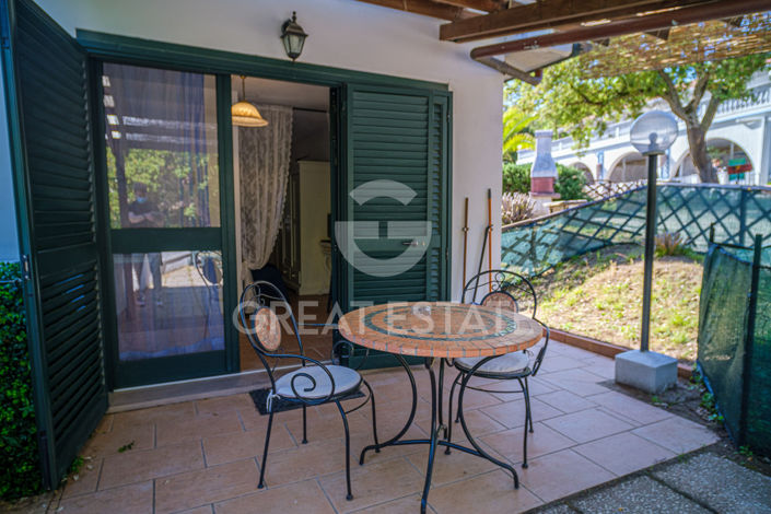 Image No.10-13 Bed Country House for sale