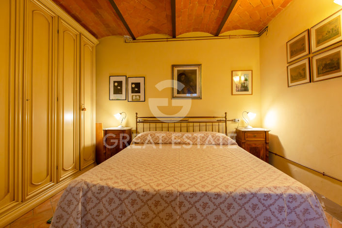 Image No.41-6 Bed Country House for sale
