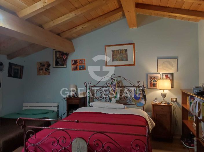 Image No.47-6 Bed Country House for sale