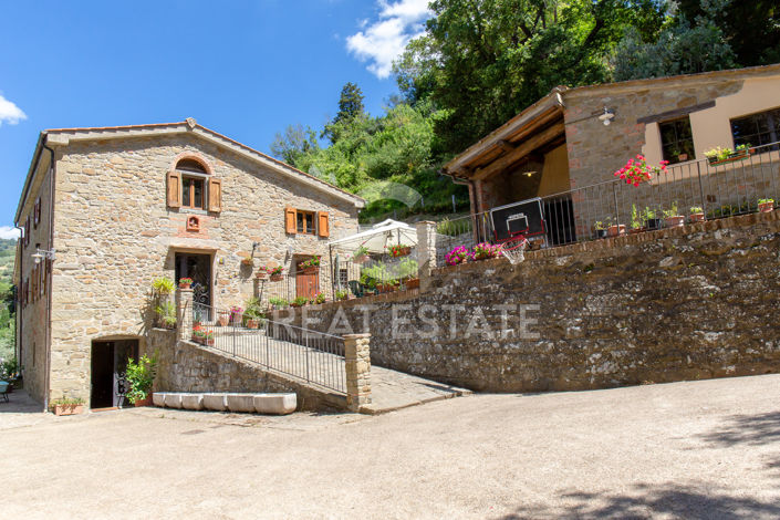 Image No.8-6 Bed Country House for sale