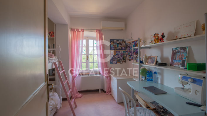 Image No.33-4 Bed Country House for sale