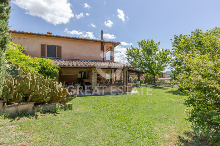 Image No.19-17 Bed Country House for sale