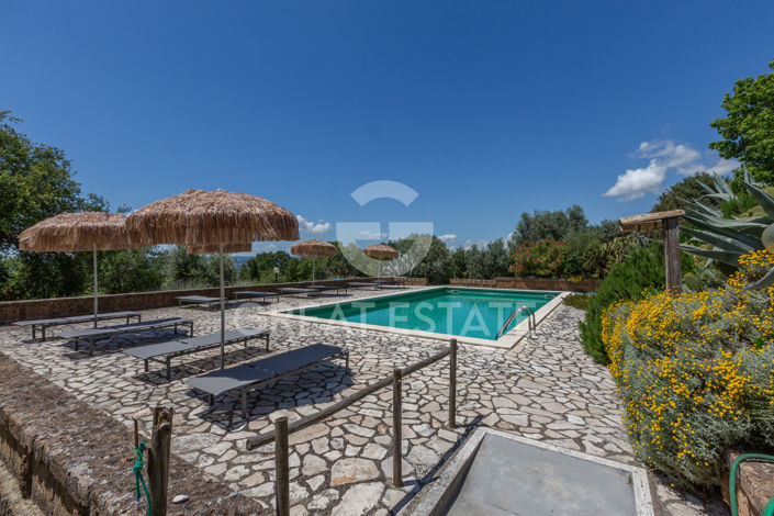 Image No.26-17 Bed Country House for sale