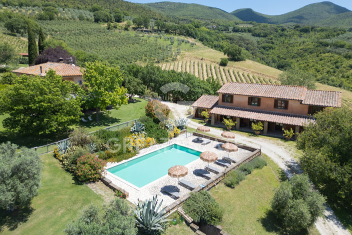 Image No.4-17 Bed Country House for sale