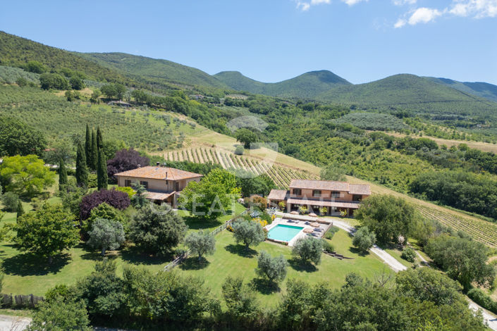 Image No.36-17 Bed Country House for sale