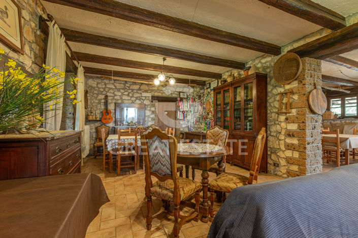 Image No.37-17 Bed Country House for sale