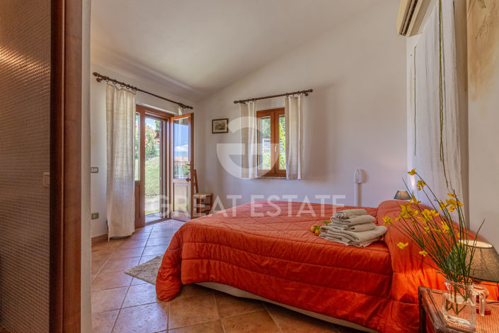 Image No.47-17 Bed Country House for sale