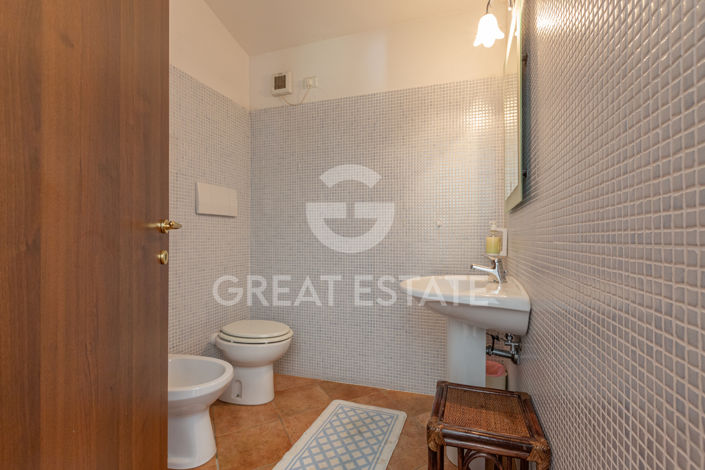 Image No.49-17 Bed Country House for sale