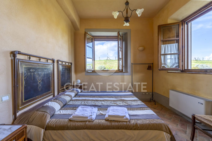 Image No.35-9 Bed Country House for sale