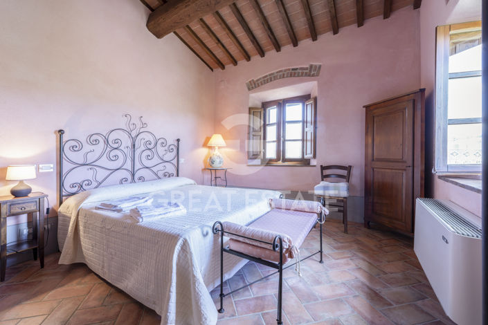 Image No.40-9 Bed Country House for sale