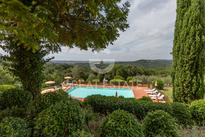 Image No.15-12 Bed Country House for sale