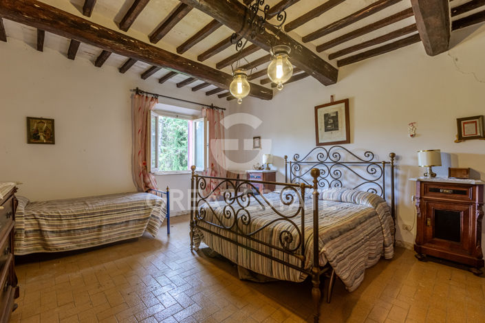Image No.37-12 Bed Country House for sale