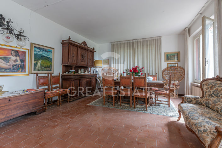 Image No.7-12 Bed Country House for sale