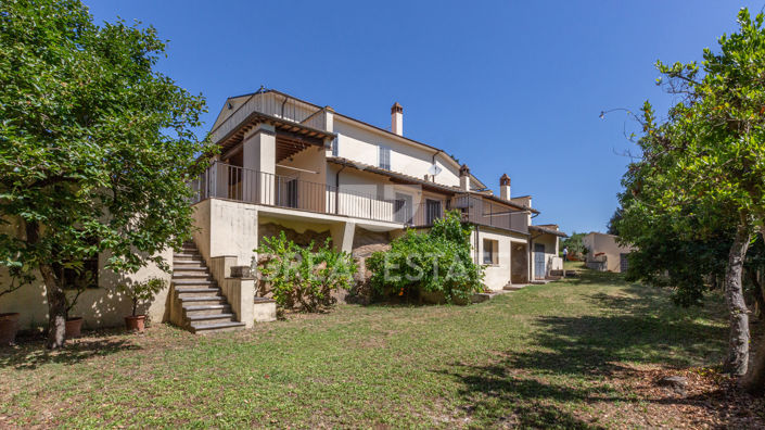 Image No.11-6 Bed Country House for sale