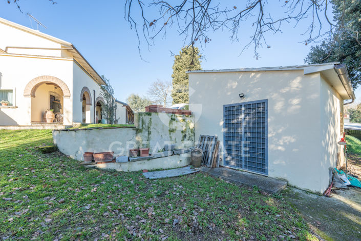 Image No.21-6 Bed Country House for sale