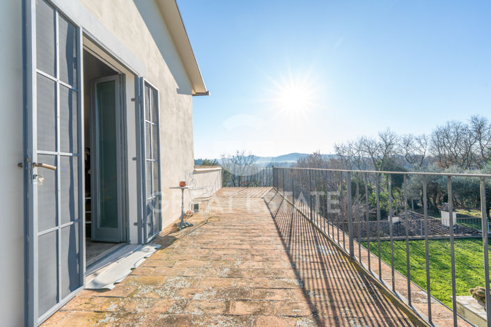 Image No.23-6 Bed Country House for sale