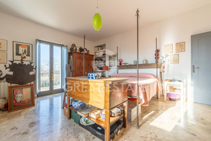 Image No.47-6 Bed Country House for sale