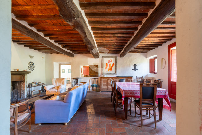 Image No.7-6 Bed Country House for sale