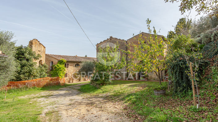 Image No.22-13 Bed Country House for sale