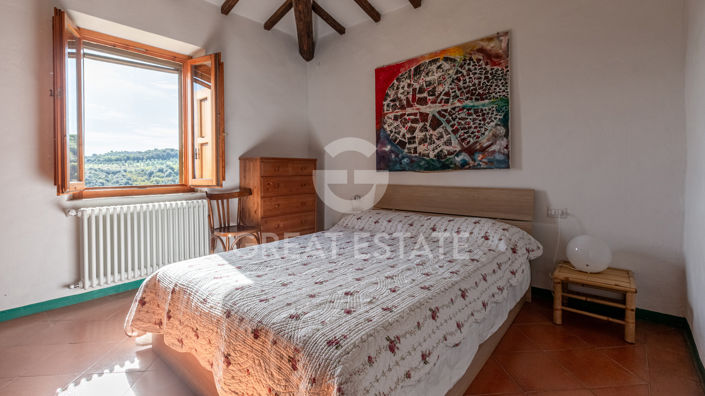 Image No.38-13 Bed Country House for sale