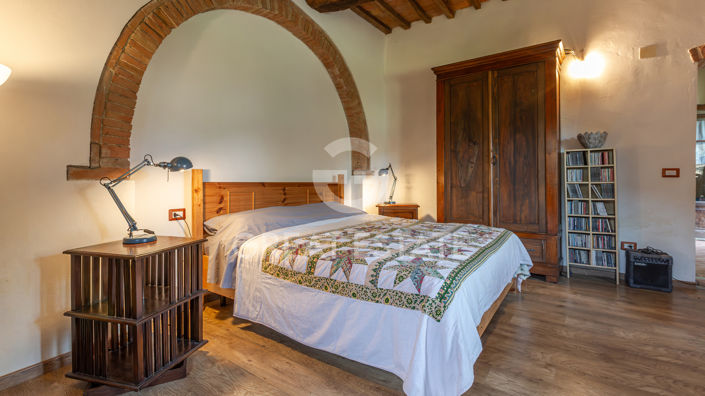 Image No.53-13 Bed Country House for sale