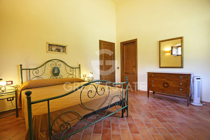 Image No.32-7 Bed Country House for sale