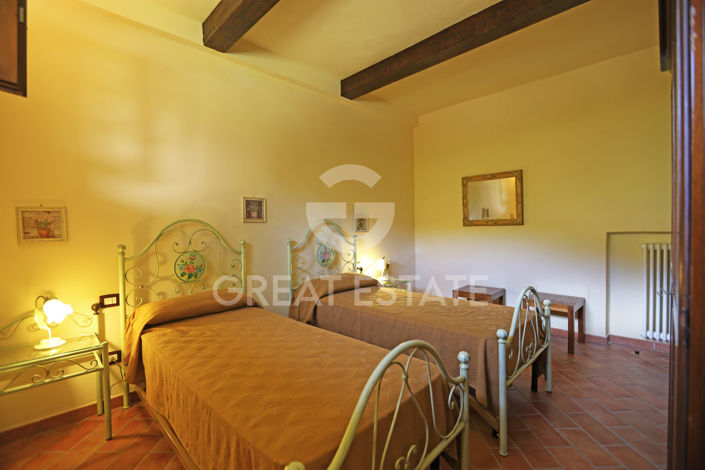 Image No.33-7 Bed Country House for sale