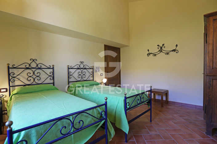 Image No.35-7 Bed Country House for sale