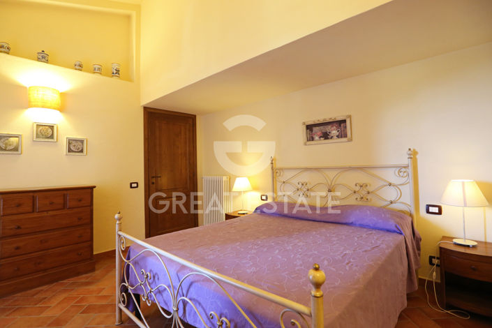 Image No.37-7 Bed Country House for sale