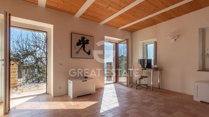 Image No.10-2 Bed Apartment for sale