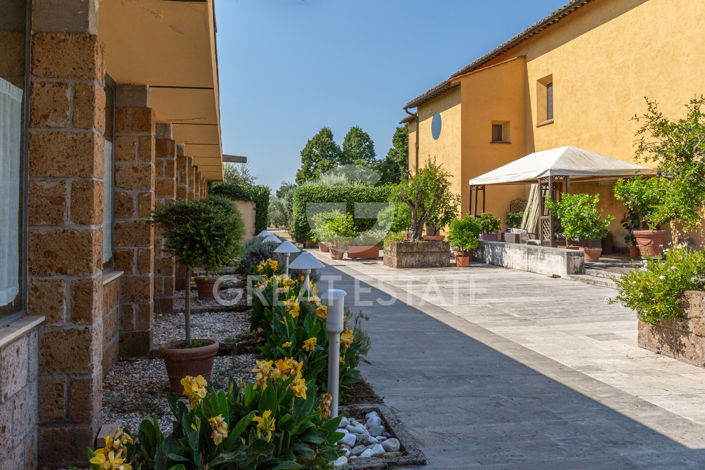 Image No.19-10 Bed Country House for sale