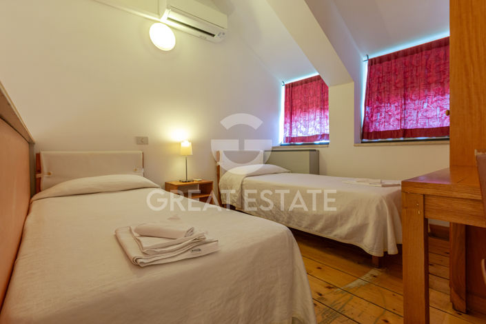 Image No.50-10 Bed Country House for sale