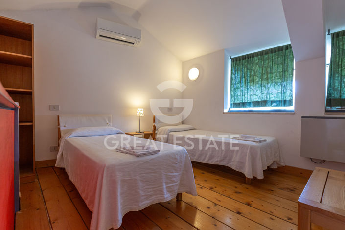 Image No.53-10 Bed Country House for sale