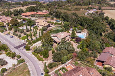 vendesi-villa-di-prestigio-in-umbria-perugia-