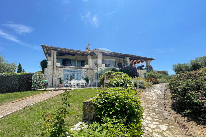 Image No.12-9 Bed Villa for sale