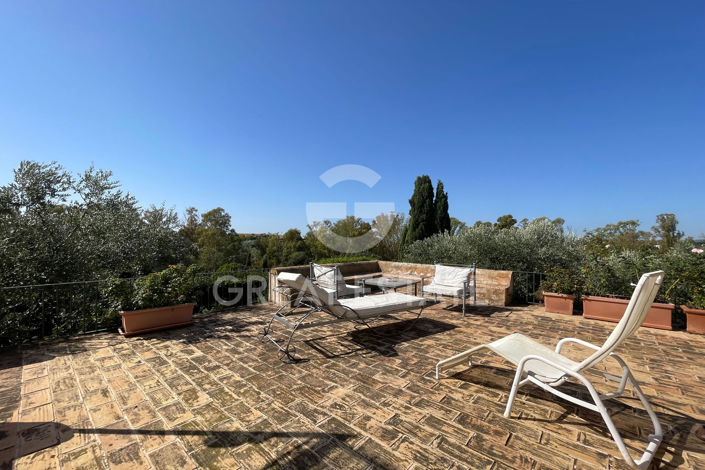 Image No.17-9 Bed Villa for sale