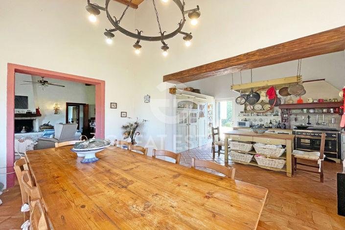 Image No.2-9 Bed Villa for sale