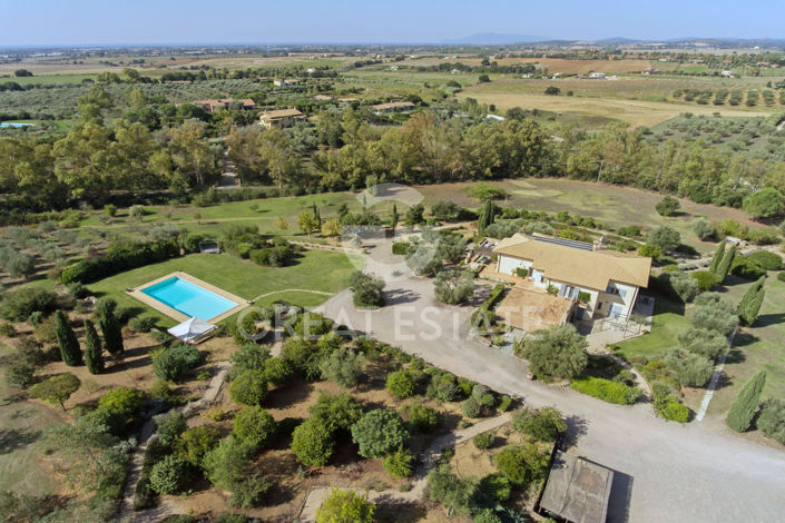 Image No.3-9 Bed Villa for sale