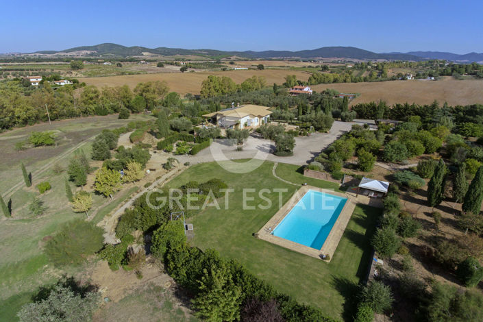 Image No.4-9 Bed Villa for sale