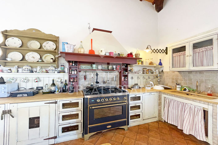 Image No.6-9 Bed Villa for sale