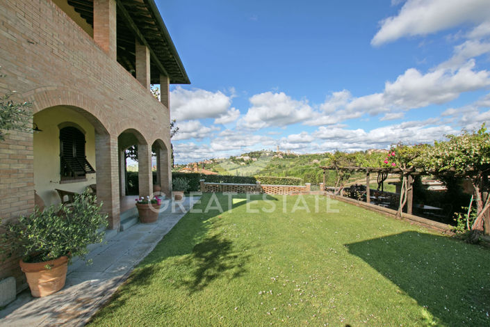 Image No.13-10 Bed Country House for sale