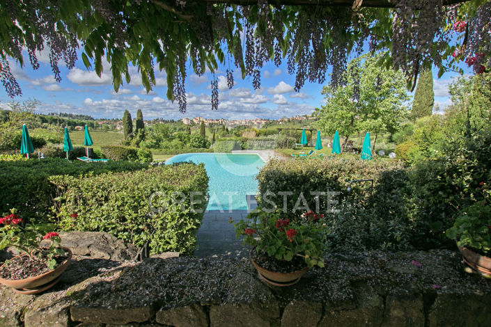 Image No.20-10 Bed Country House for sale